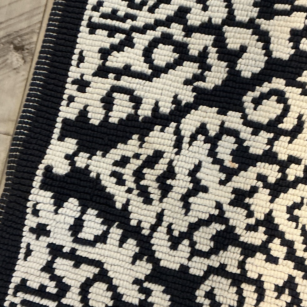 Threshold Navy and White Textured Rug - Picture 6 of 6